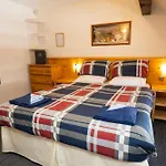 L'aigle Hotel 2*