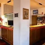 L'aigle Hotel 2*